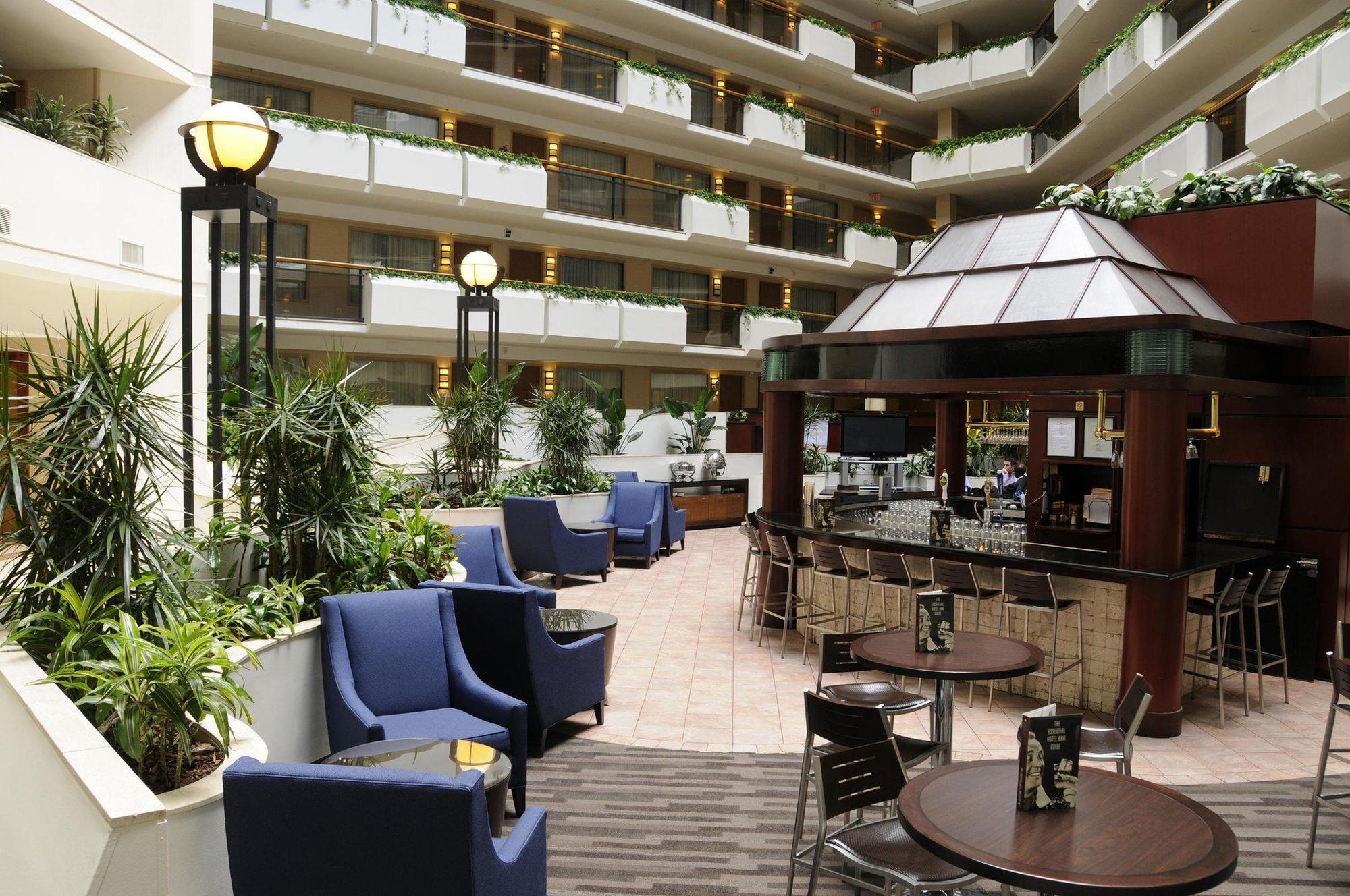 Embassy Suites Tysons Corner Dalaman gambar