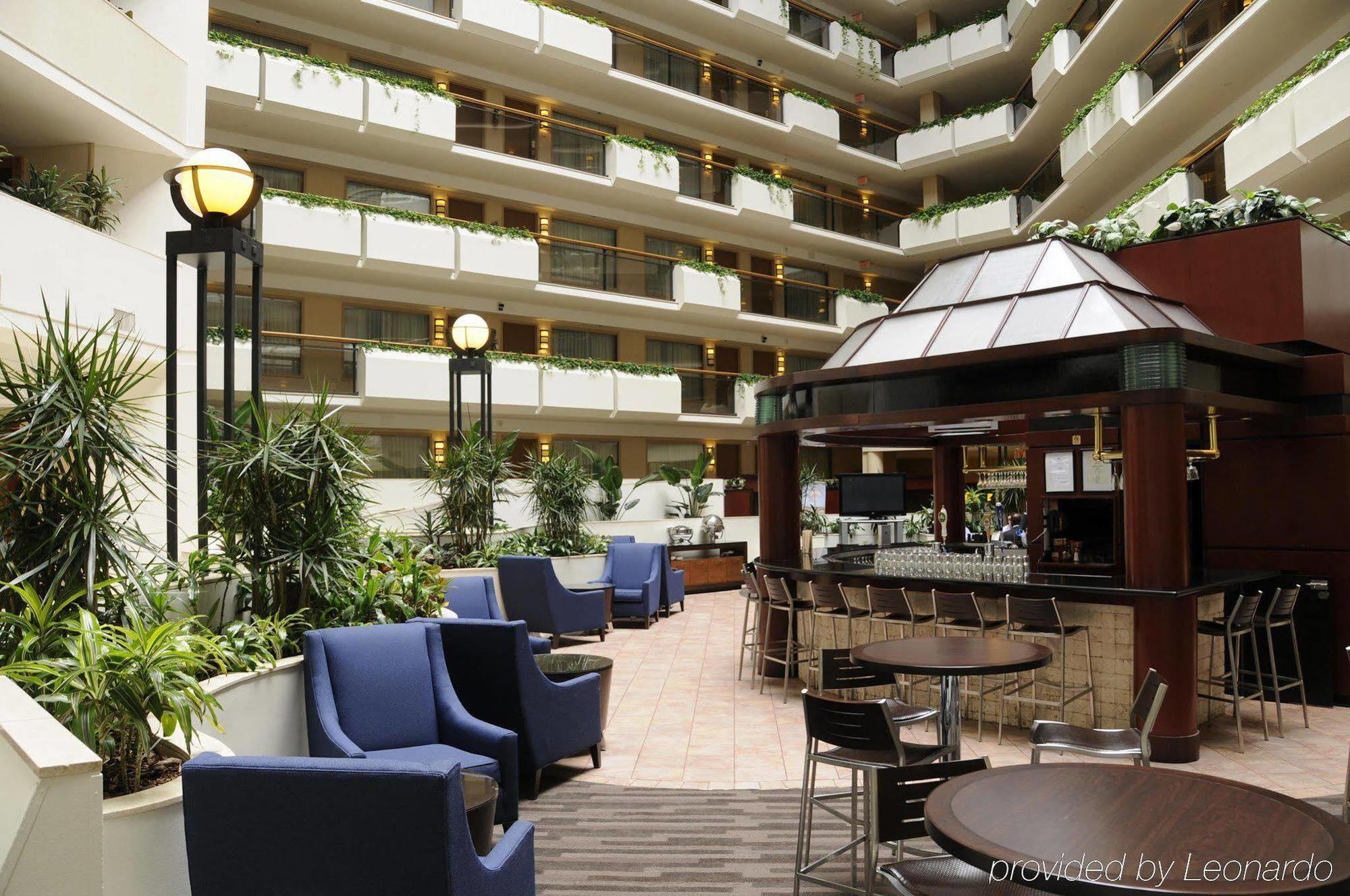 Embassy Suites Tysons Corner Restoran gambar